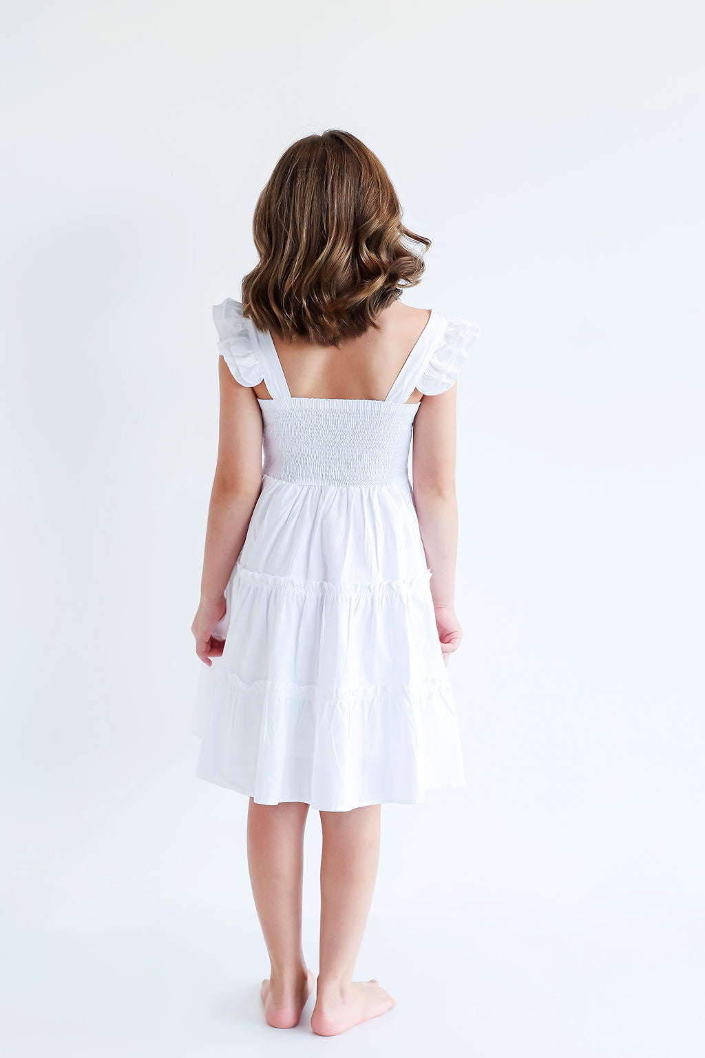 Vestido blanco con mangas para niñas y jóvenes