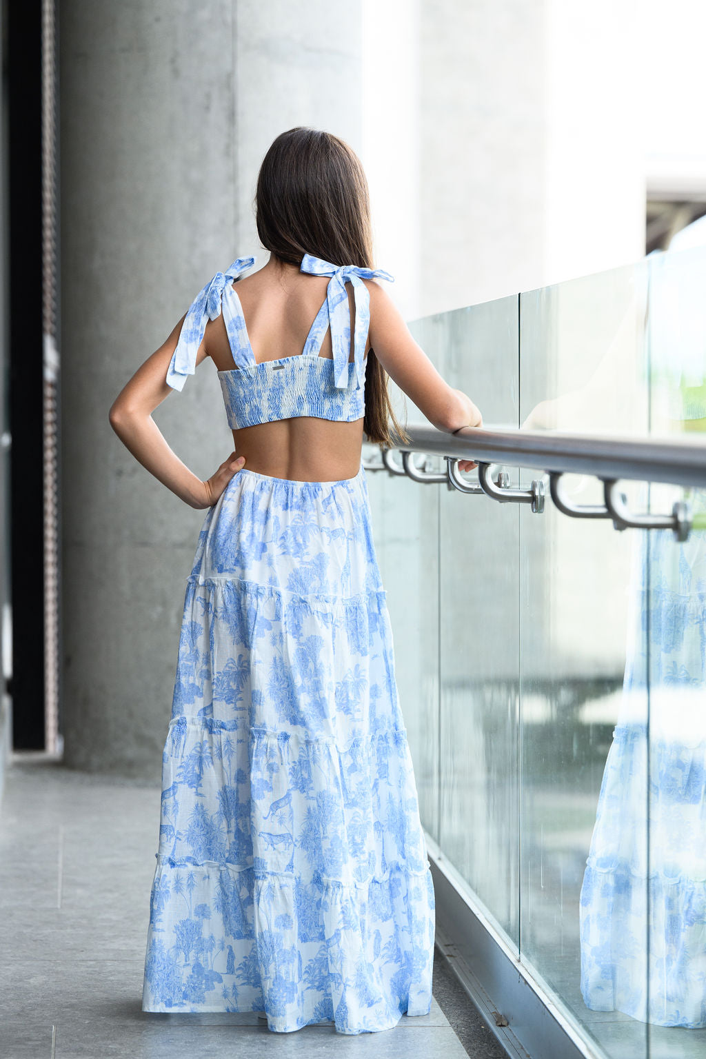 Vestido Blanco con Azul Largo