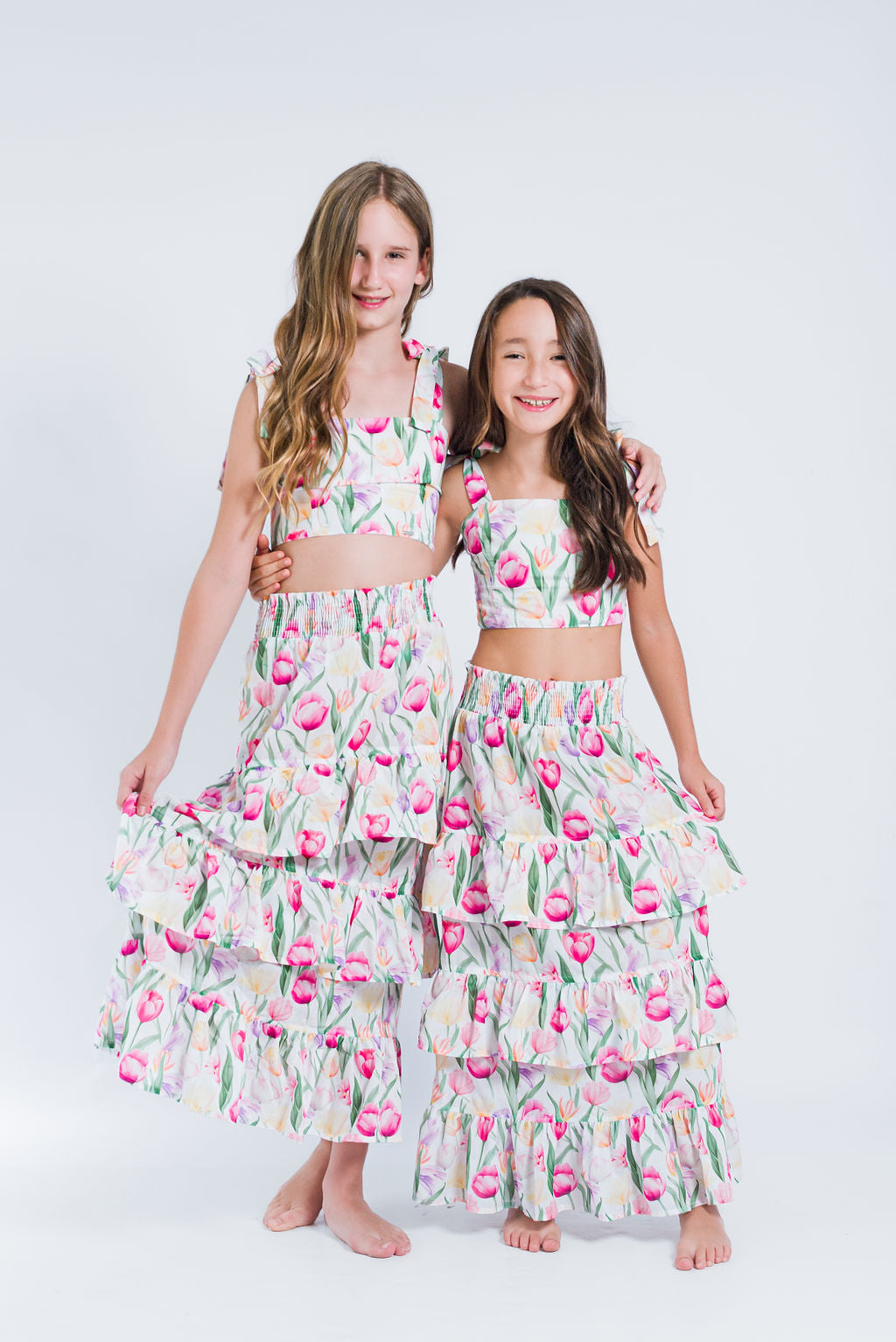 Conjunto de falda larga y top corto con estampado floral para niñas y jóvenes